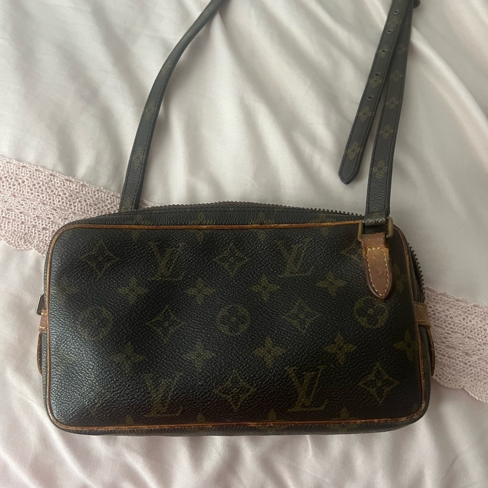 Louis Vuitton Crossbody bag!